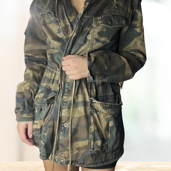 Talula Camo Zip up Jacket - size XS - - Picture 1 of 3
